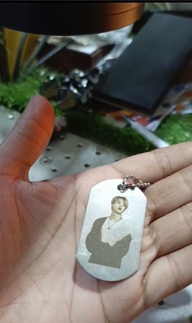 Customized Necklace with 3D Picture Engraved