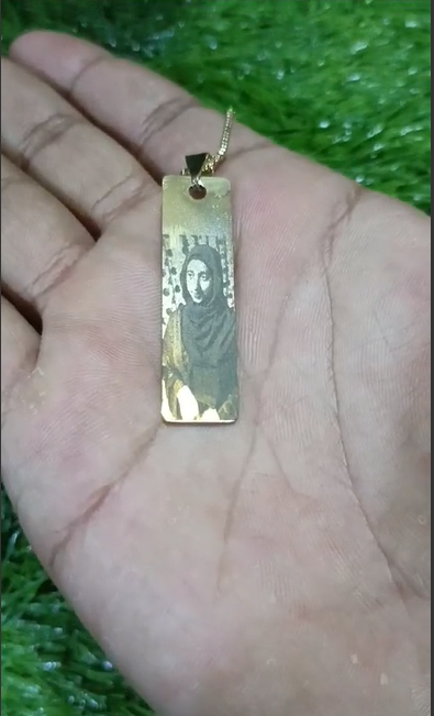 Customized Necklace with 3D Picture Engraved